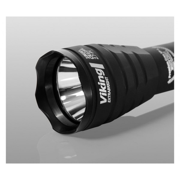 Тактический фонарь Armytek Viking (белый свет)